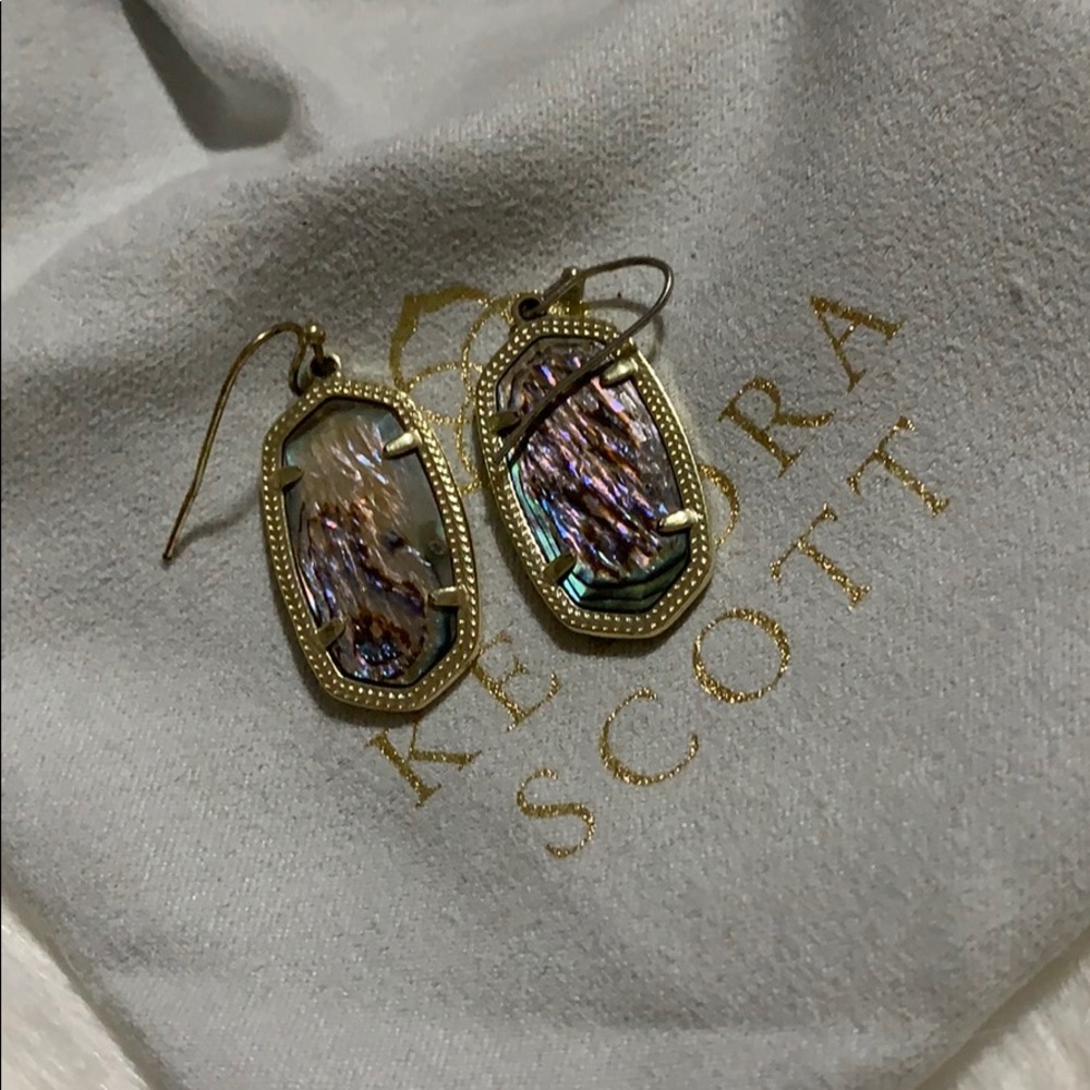 Kendra Scott Beautiful Earrings!